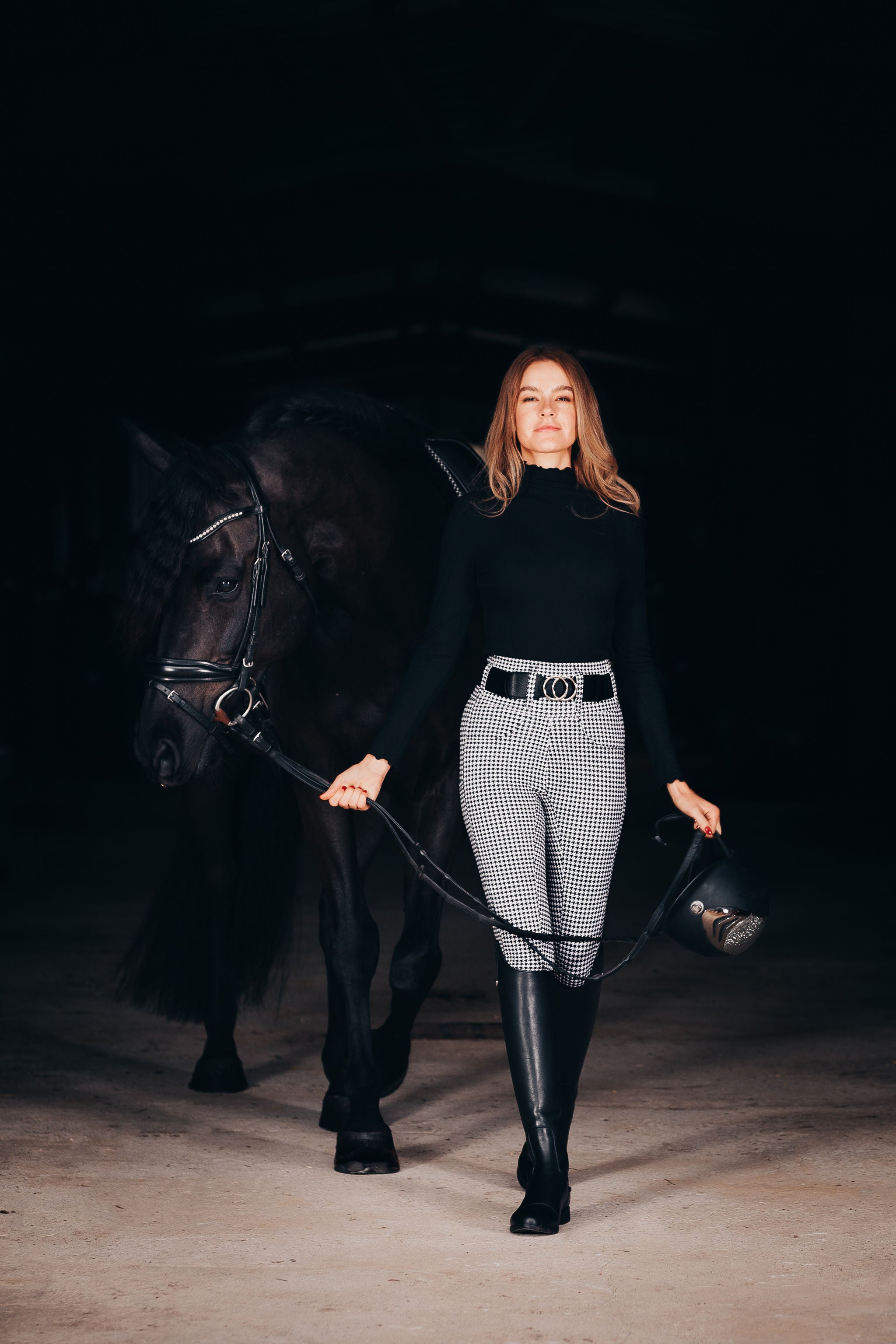 High waisted houndstooth riding tights with real belt loops make everyone look beautiful.